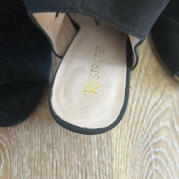 2 pairs of heeled open toe shoes - Picture 4 of 5